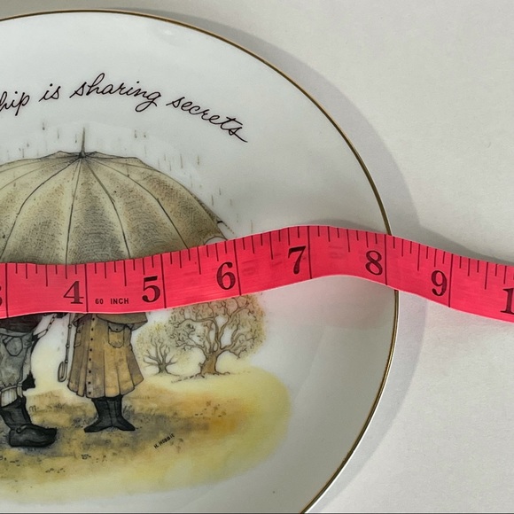 Vintage Holly Hobbie Four Season Porcelain Plate White Gold Collectible Gift - Picture 5 of 5